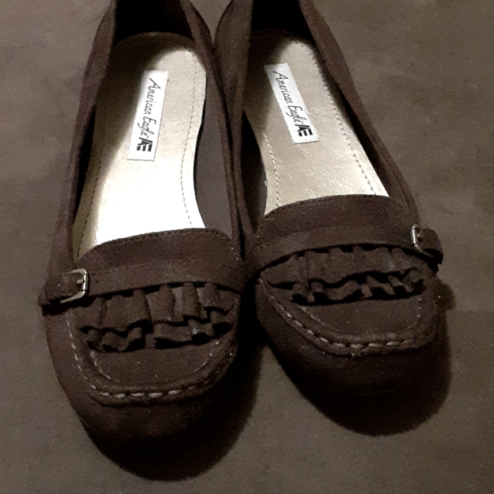 American eagle dress flats with small buckle